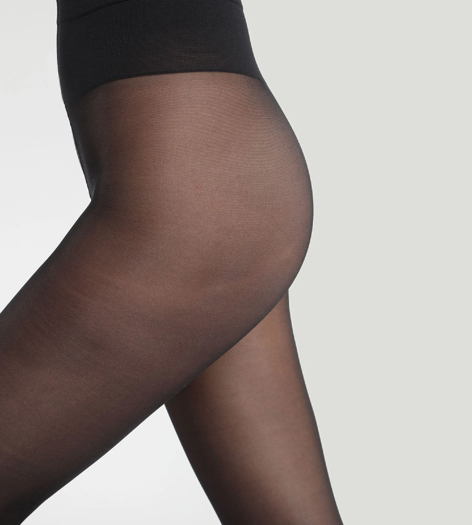 Black Diam's Jambes Fuselées 25 leg shaper tights