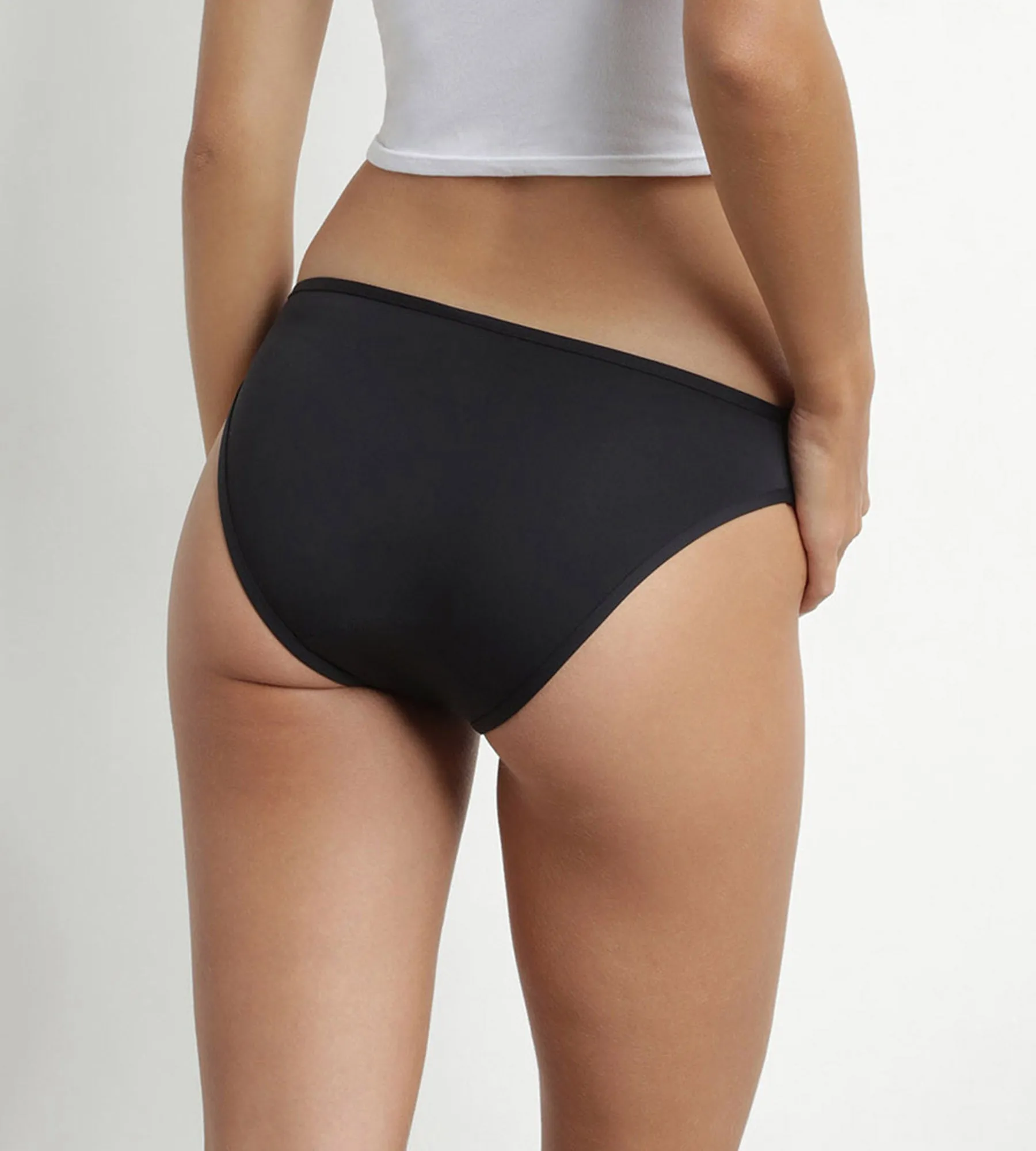 Black period swimwear briefs – Light to medium flow – Dim Protect