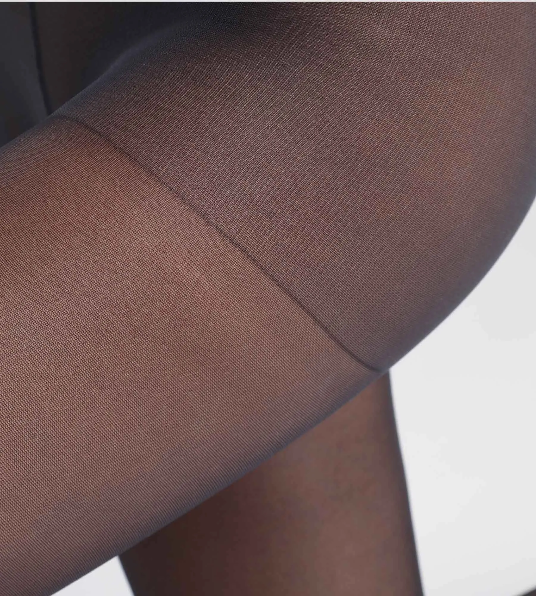 Black semi-opaque women's tights made from recycled yarns Dim Good