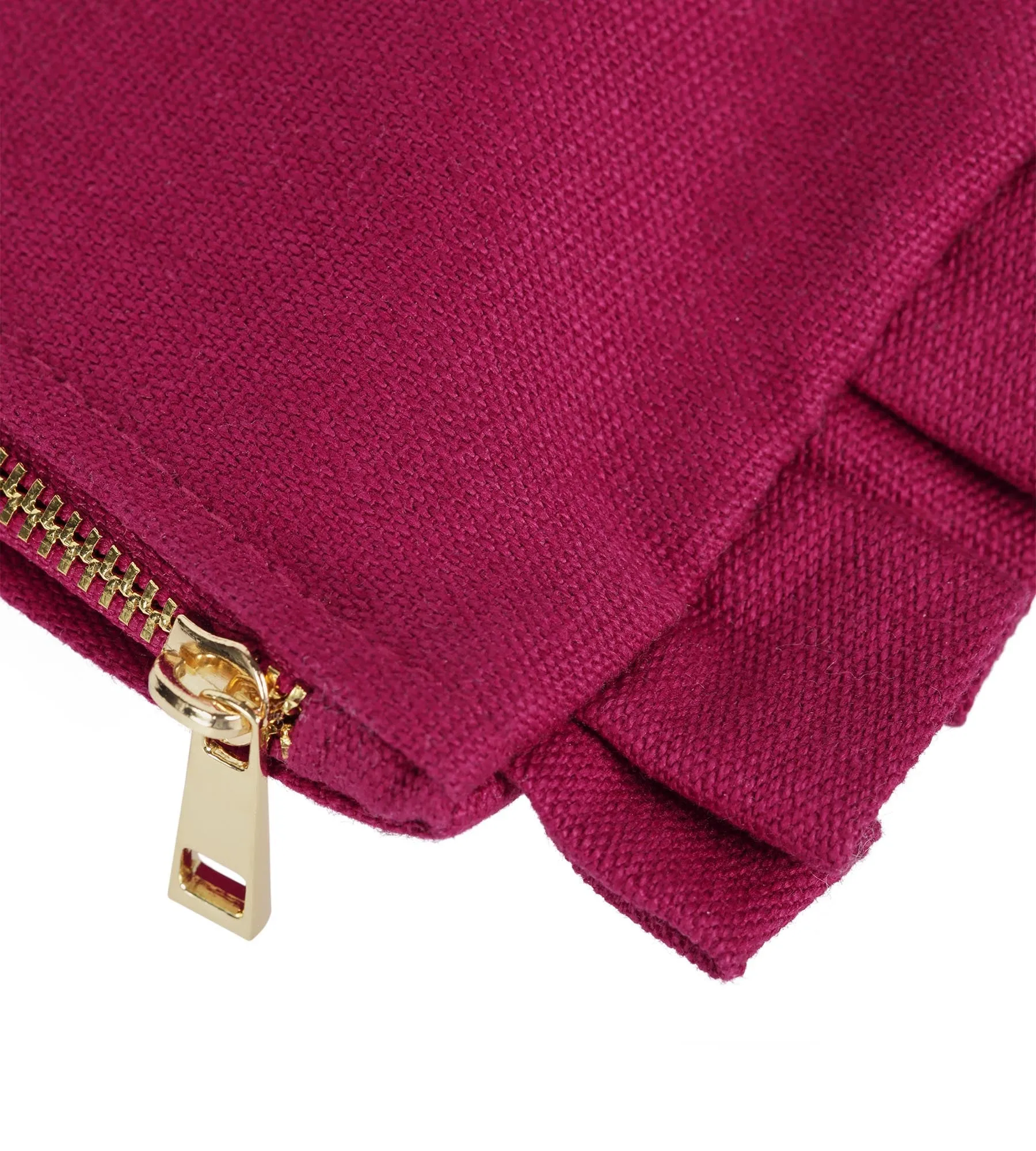 Dim fuchsia clutch bag with zip fastening
