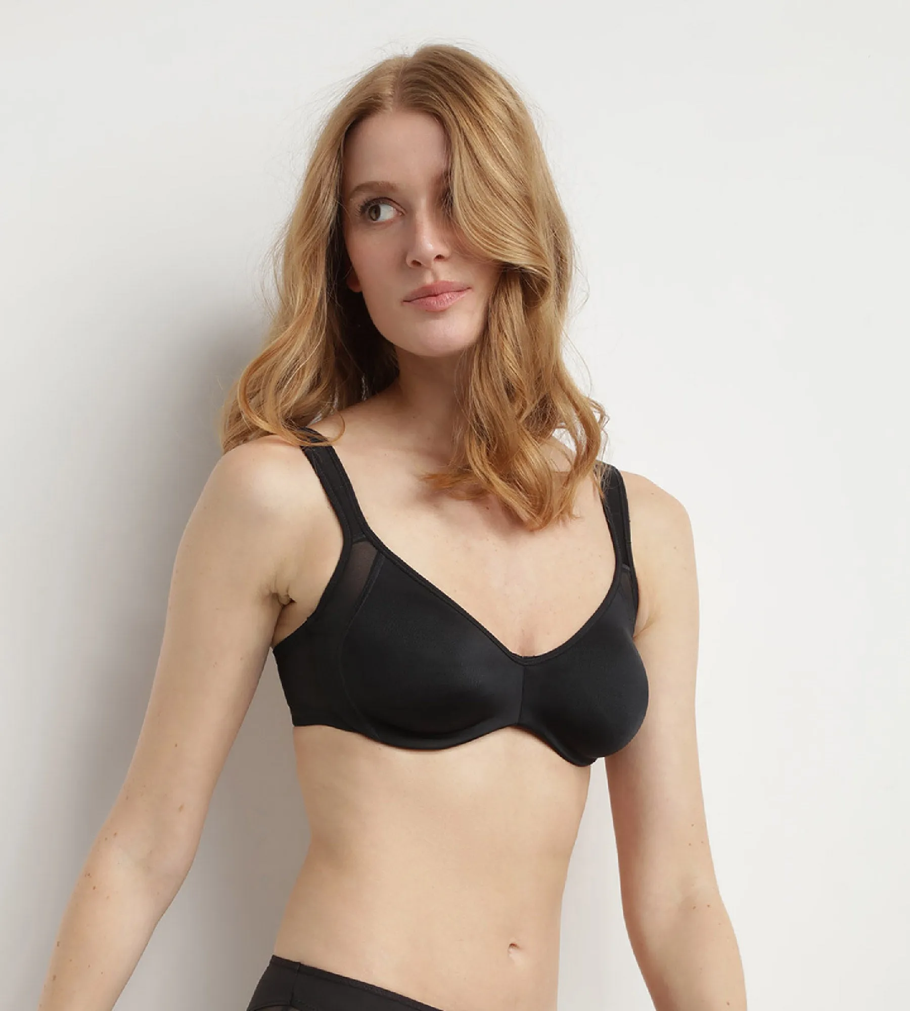 Generous Dim underwire Minimizer Bra black