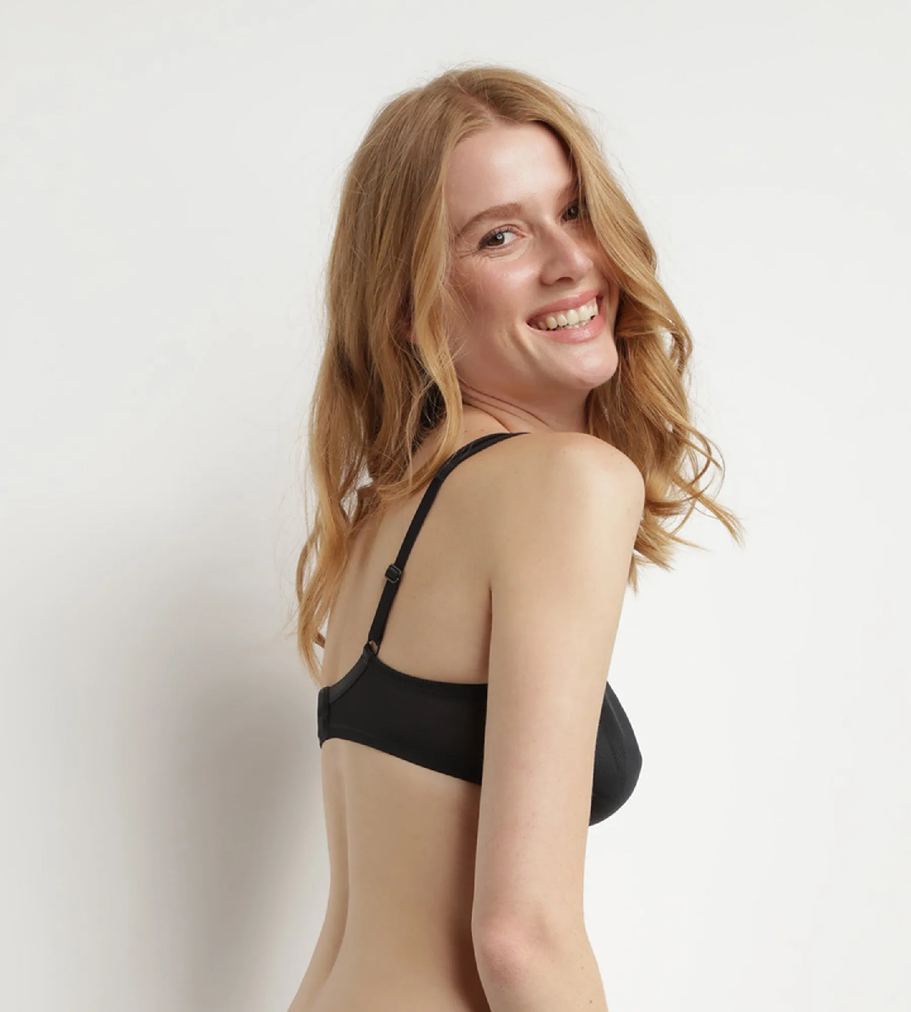 Generous Dim underwire Minimizer Bra black