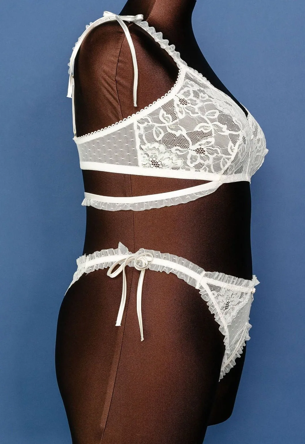 Lacy Ruffle Strap Bralette - Iridescent Cream