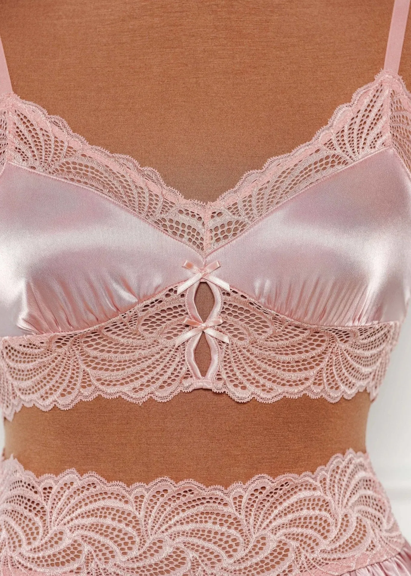 Lacy Satin Keyhole Bralette - Blush