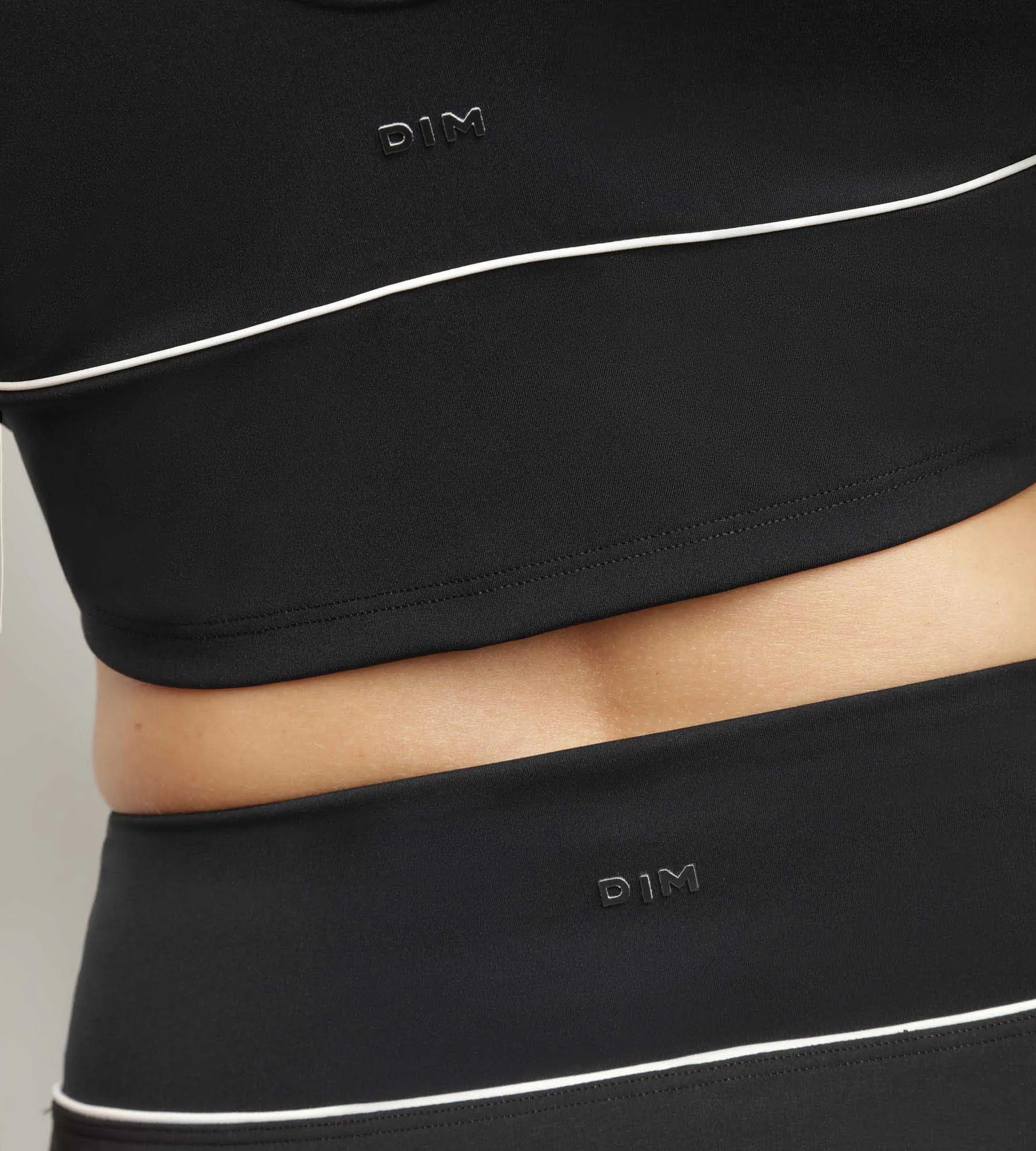 Long bra in black sculpting microfibre Dim Move