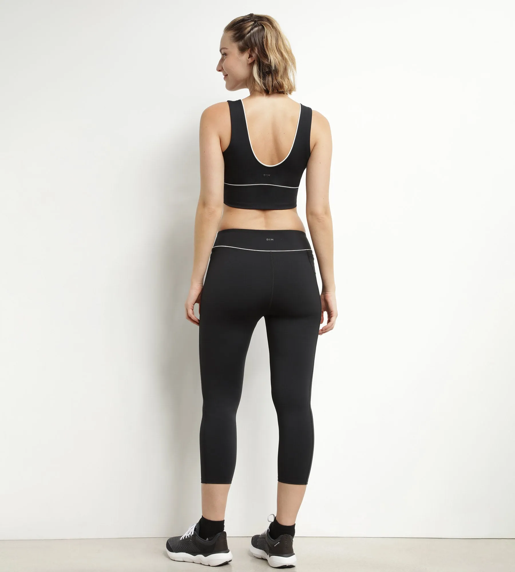 Long bra in black sculpting microfibre Dim Move
