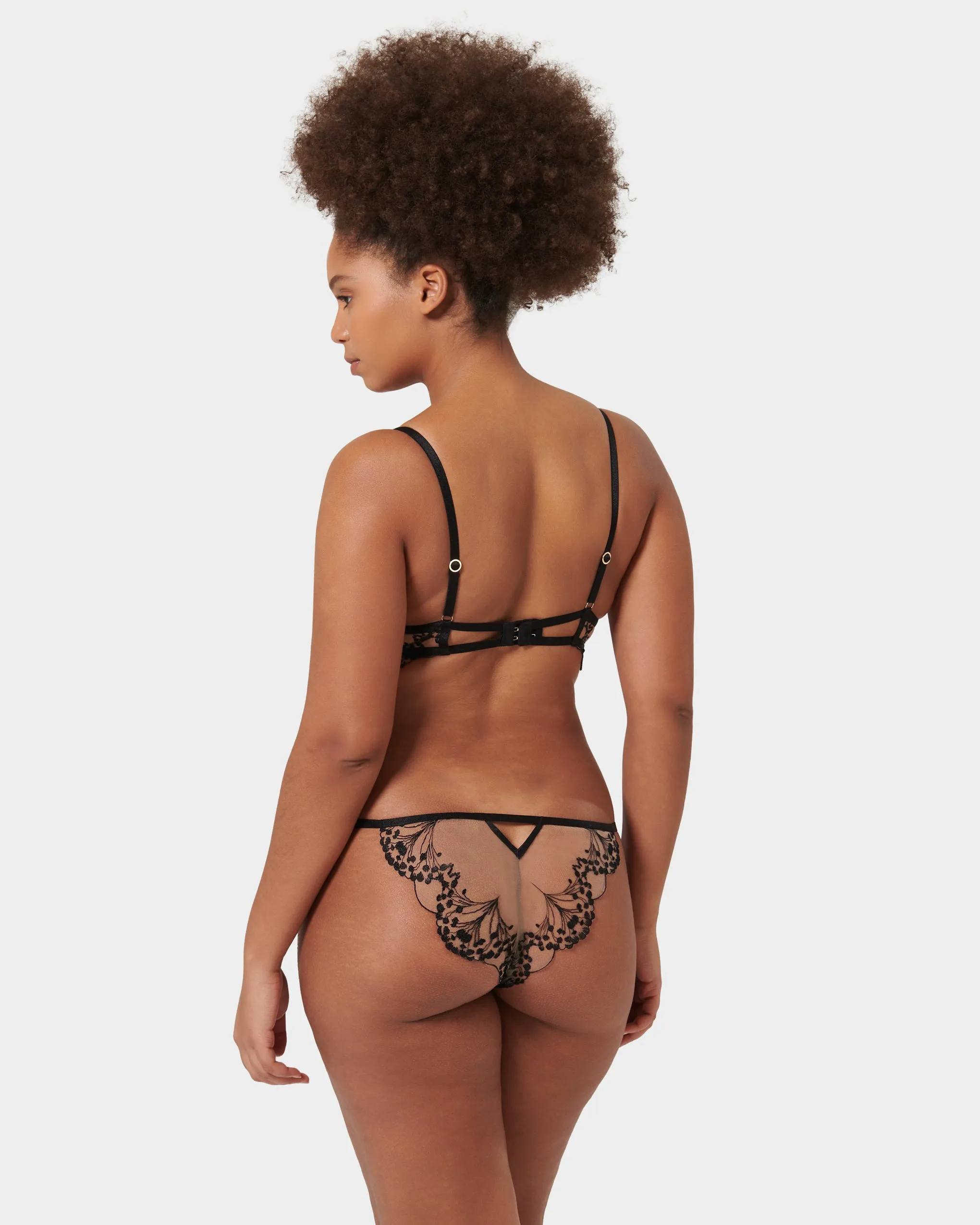 Set: Marisa Black/Sheer