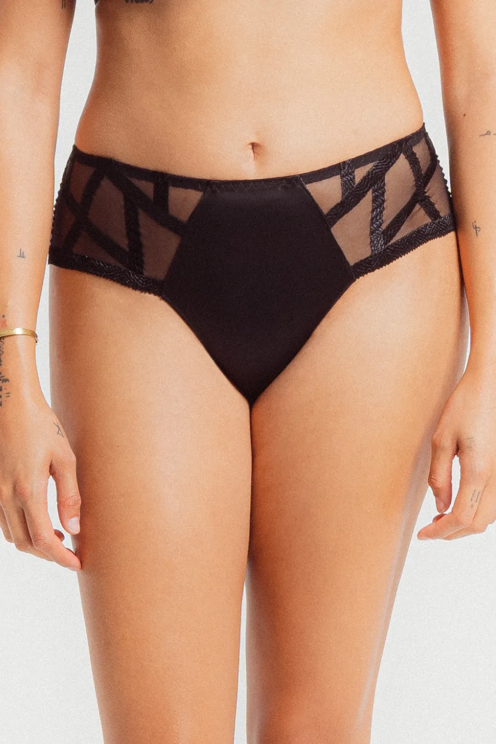 Série Embroidery Shorty