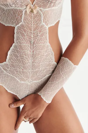 Sydney Daisy Glove in Ivory
